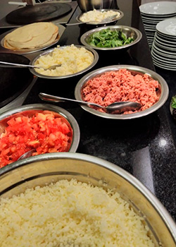 Almoço e jantar comida típica para eventos em SP