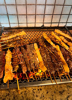Buffet de espetinho básico para festas, aniversários e casamentos em SP