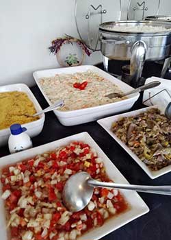 Serviço completo com churrasqueiro e estrutura do Buffet Espetinho Master para eventos