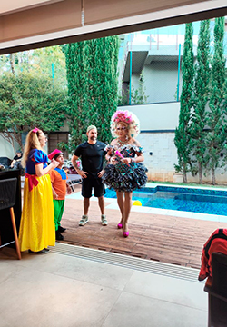 Evento com telegrama animado drag queen em SP